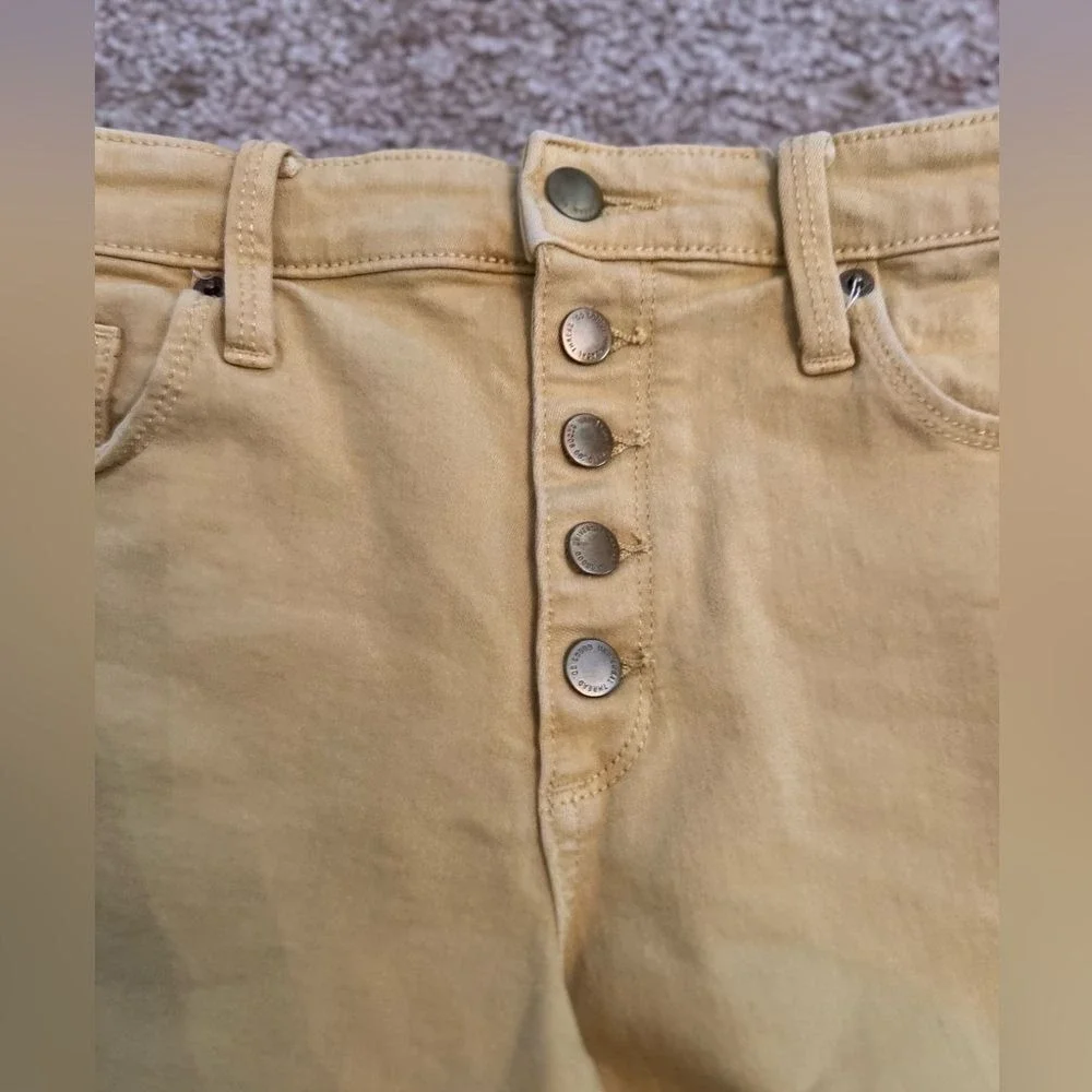 Universal Thread Yellow Button-Fly Distressed Denim Shorts High Rise Summer 8/29